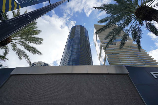 The Porsche Design Tower  photo 3